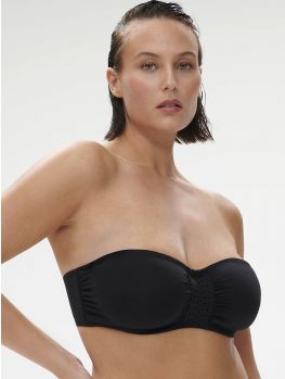 top bikini bandeau negro, modelo talla 95D