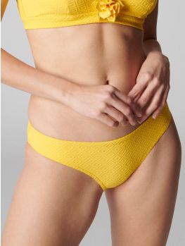 braguita bikini amarillo, modelo talla 1