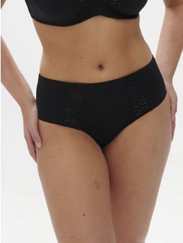 bikini braga alta negra, modelo talla 4