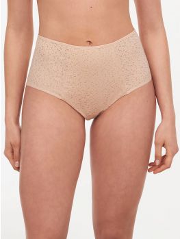 Imagen frente de la Braga Alta Norah C13F30 color beige dorado. Prenda Chantelle Norah diseñada para ofrecer comodidad.