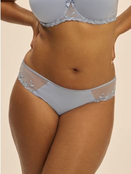 braga bikini Andora, color azul reve. Modelo talla 4