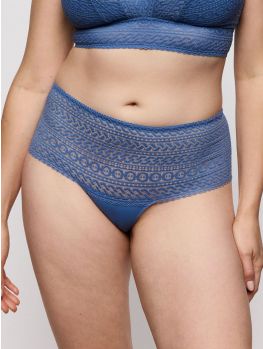 Culotte brasileño PrimaDonna Montara Azul Regatta, vista frontal sobre modelo