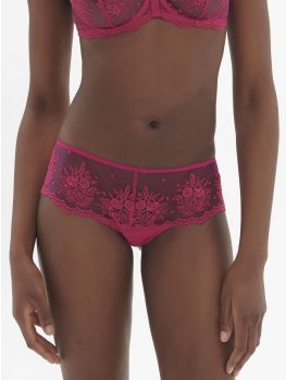 shorty color rosa disco. Modelo talla 2.