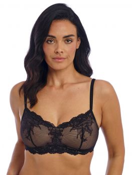 bralette de encaje, sin aros y sin relleno. Color negro