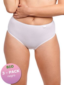 braga blanca de talle medio de algodón, vista frontal sobre modelo