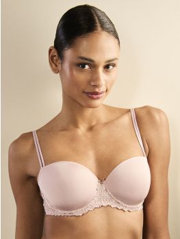 sujetador balconet de Marie Jo Jane en color rosa palo, vista frontal sobre modelo