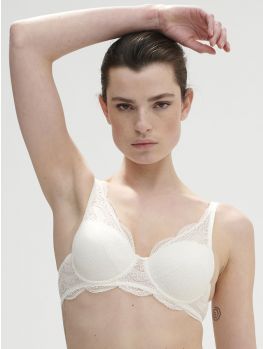 sujetador con encaje y copas de fino spacer, color blanco natural