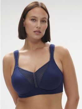 sujetador deportivo con aro y fino foam, color azul marino. Modelo talla 95D