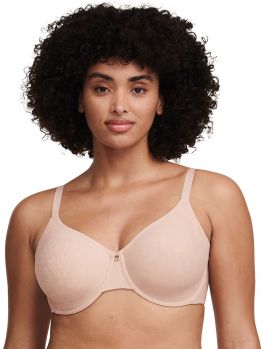 sujetador reductor Comfort Chic rosa sakura de Chantelle, vista frente sobre modelo