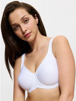 Sujetador reductor Triumph Modern Soft+Cotton W01 en blanco visto de frente sobre modelo mostrando su forma y ajuste