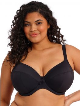 top bikini negro, con aros y sin relleno. Vista frontal sobre modelo