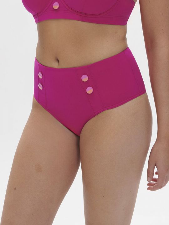 Bikini braga alta, modelo talla 4