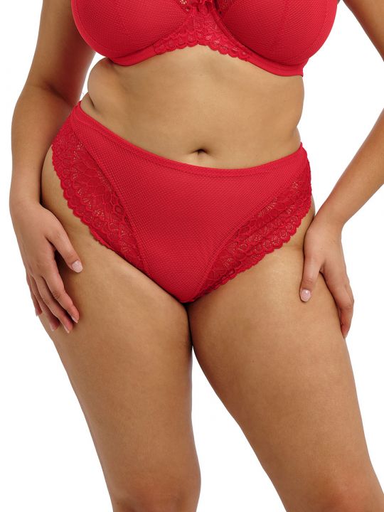 Braga alta Elomi Tiernie roja, vista frontal en modelo plus size.