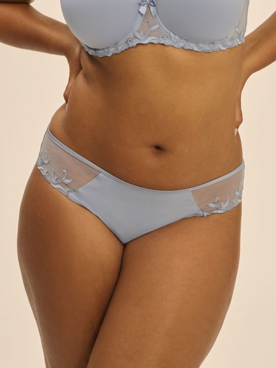 braga bikini Andora, color azul reve. Modelo talla 4