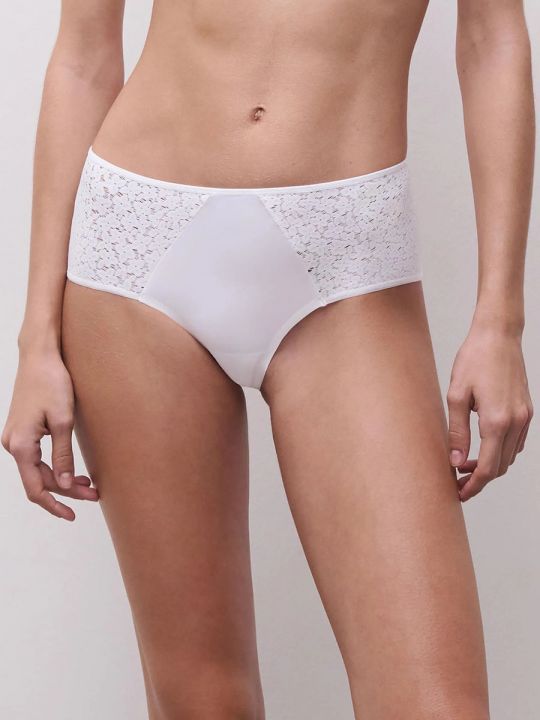 Imagen frente de la Braga Culotte Norah C13F40 color blanco. Prenda Chantelle Norah diseñada para ofrecer comodidad.