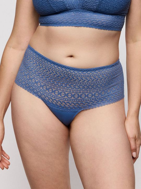 Culotte brasileño PrimaDonna Montara Azul Regatta, vista frontal sobre modelo