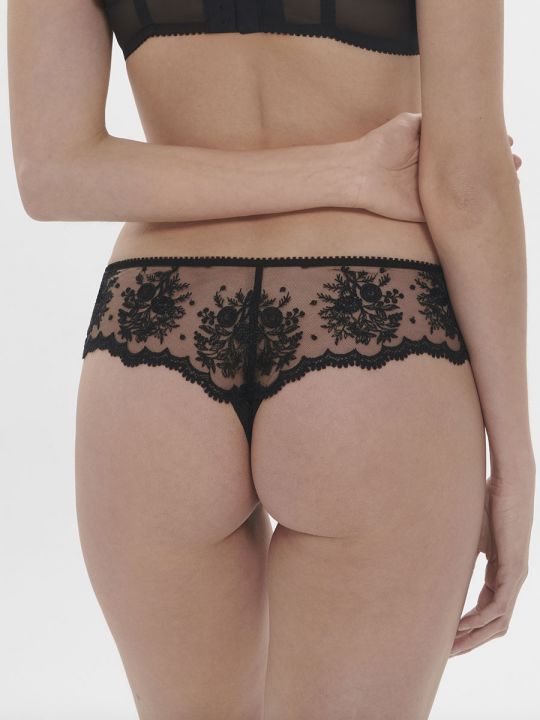 tanga brasileña negra. Modelo talla 2