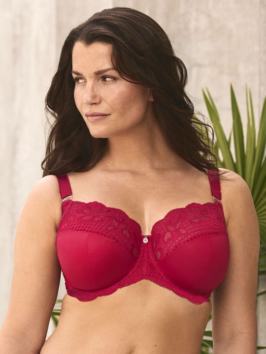 sujetador gran capacidad color rojo, sin relleno y con aros, vista frontal en foto de catálogo