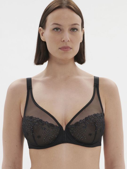 sujetador escotado negro gema. Modelo talla 95D
