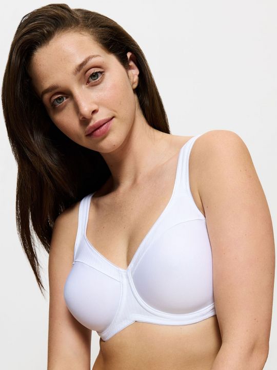 Sujetador reductor Triumph Modern Soft+Cotton W01 en blanco visto de frente sobre modelo mostrando su forma y ajuste