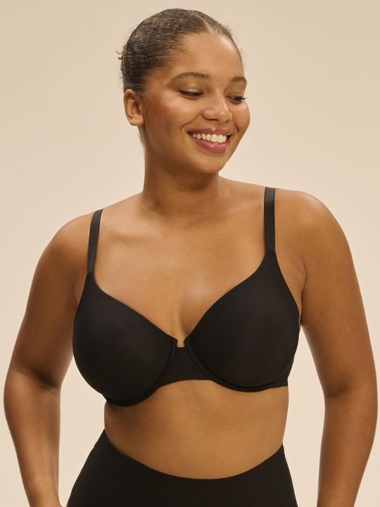 Sujetador negro sin relleno Simone Perele Essentiels 13V317.vista frontal sobre modelo talla 95D