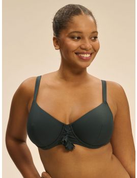 frente top bikini capacidad, con aros y sin relleno. Color verde tropical