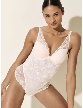 Body Marie Jo Cyrile rosa claro de encaje floral, vista frontal foto catálogo