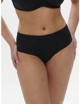 bikini braga alta negra, modelo talla 4