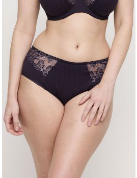 Modelo con braga alta DEAUVILLE 0561816 bordado en caderas Violeta Amethyst Gem
