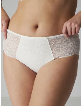 braga alta blanco natural Karma de Simone Pérele. Vista frontal sobre modelo