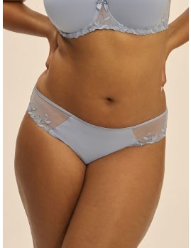 braga bikini Andora, color azul reve. Modelo talla 4