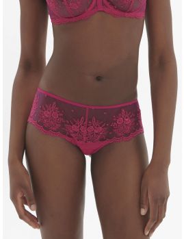 shorty color rosa disco. Modelo talla 2.