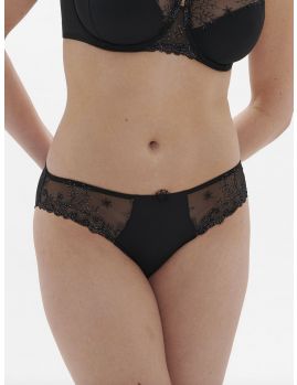 braguita bikini color negro gema. Modelo talla 4