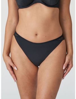 frente tanga brasileña negra