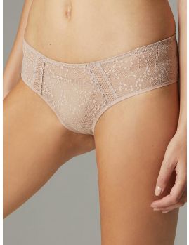 ropa interior rosa