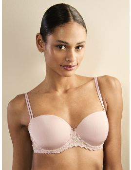 sujetador balconet de Marie Jo Jane en color rosa palo, vista frontal sobre modelo