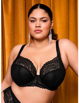 Sujetador Elomi Tiernie Plunge negro, vista frontal en modelo curvy.