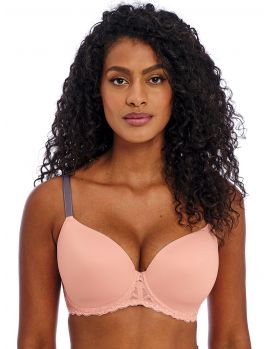 Sujetador invisible con relleno Freya Offbeat Demi en color rose, vista frontal sobre modelo