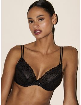 sujetador push up de Marie Jo Jane en color negro, vista frontal sobre modelo