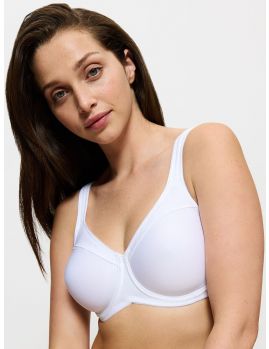 Sujetador reductor Triumph Modern Soft+Cotton W01 en blanco visto de frente sobre modelo mostrando su forma y ajuste