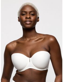 Vista frontal sobre modelo con tirantes rectos, sujetador sin tirantes color Natural
