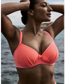 vista frontal en modelo con sujetador de bikini con aros Rivas de PrimaDonna Swim, tirantes rectos